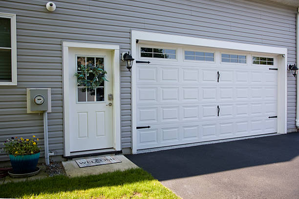 24/7 Emergency Garage Door Panel Replacement experts in Loch Lomond, VA
